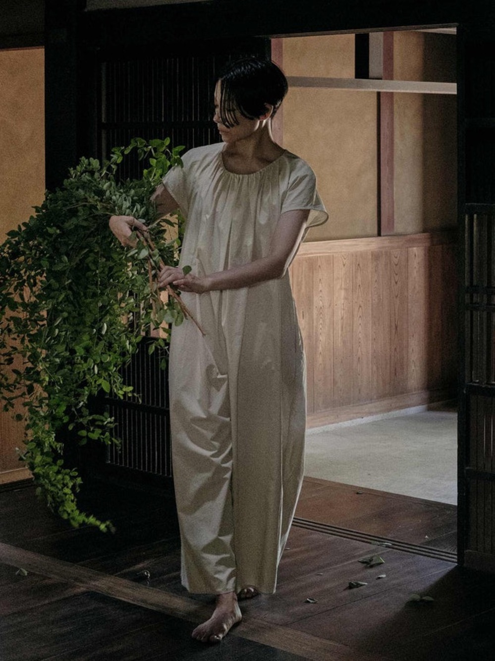 Black Crane Shirred Jumpsuit - Oyster - Picture 7 of 10